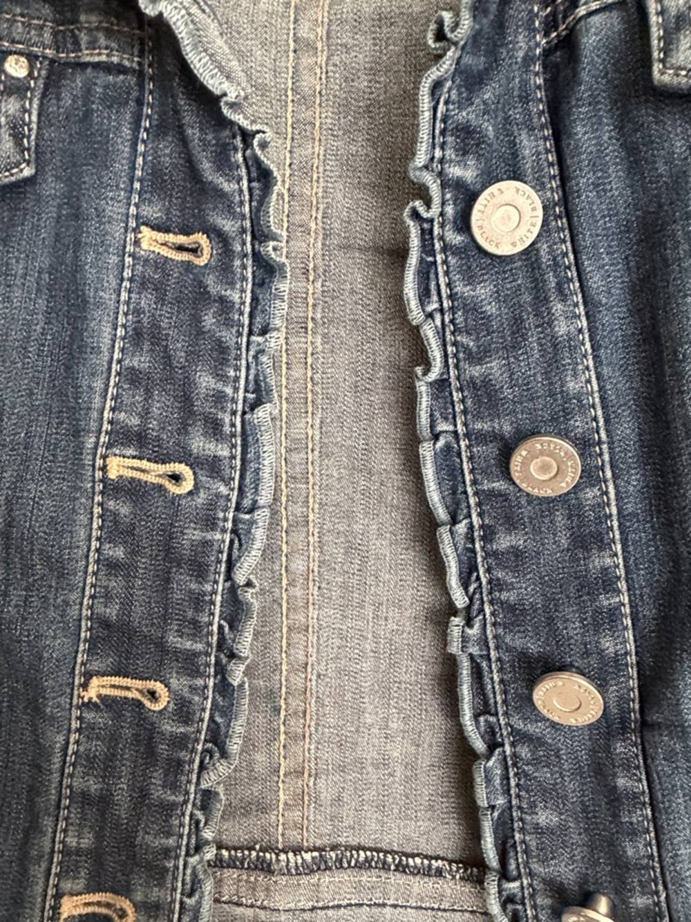 White House Black Market Dark Blue Denim Jacket - Women's Cropped Trucker size 4 - Picture 5 of 7
